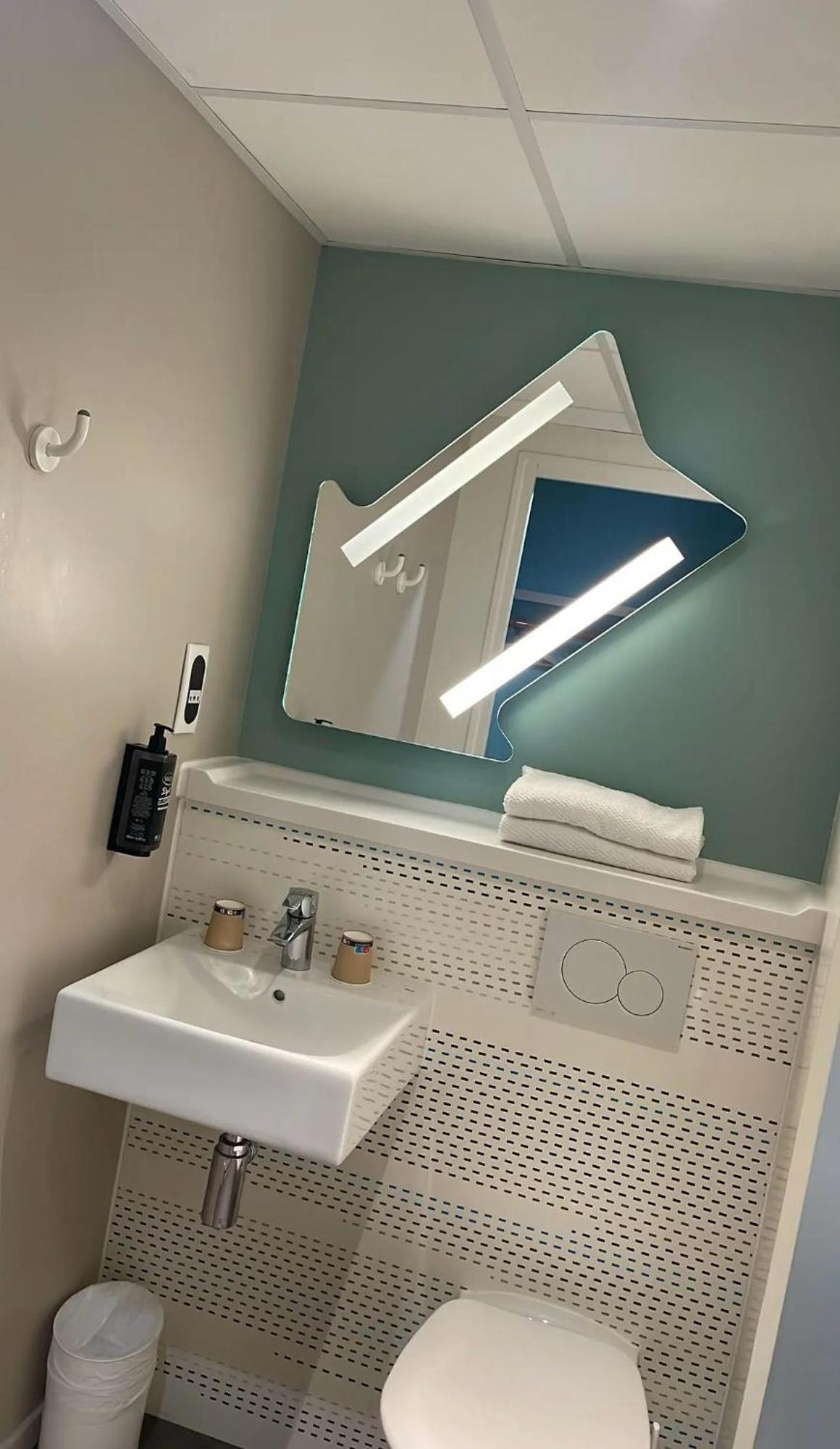 Hotel Ibis Budget Goussainville Charles De Gaulle