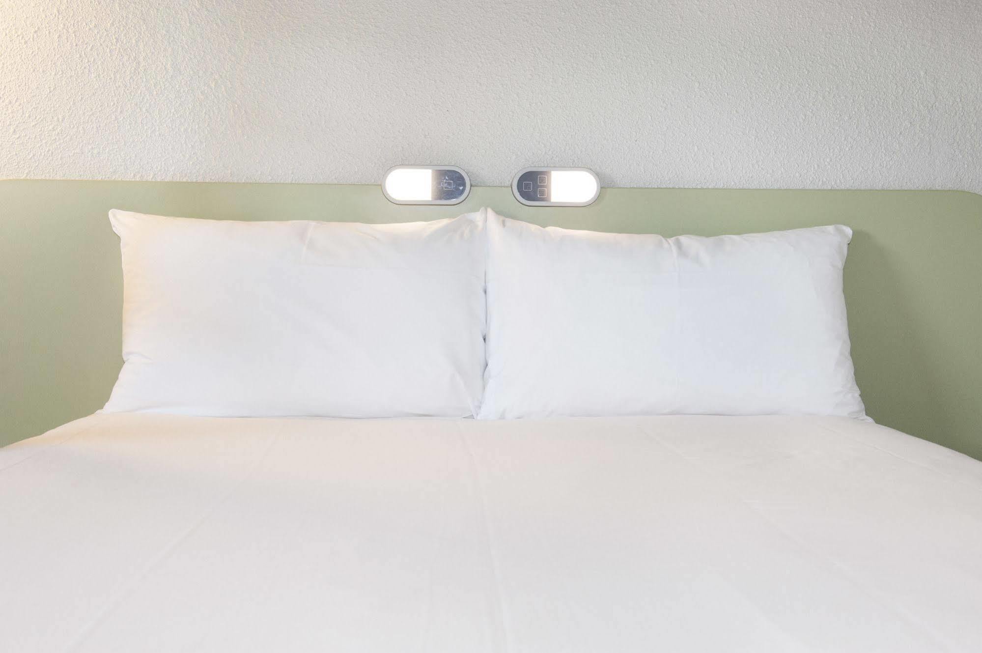 Hotel Ibis Budget Goussainville Charles De Gaulle 3*